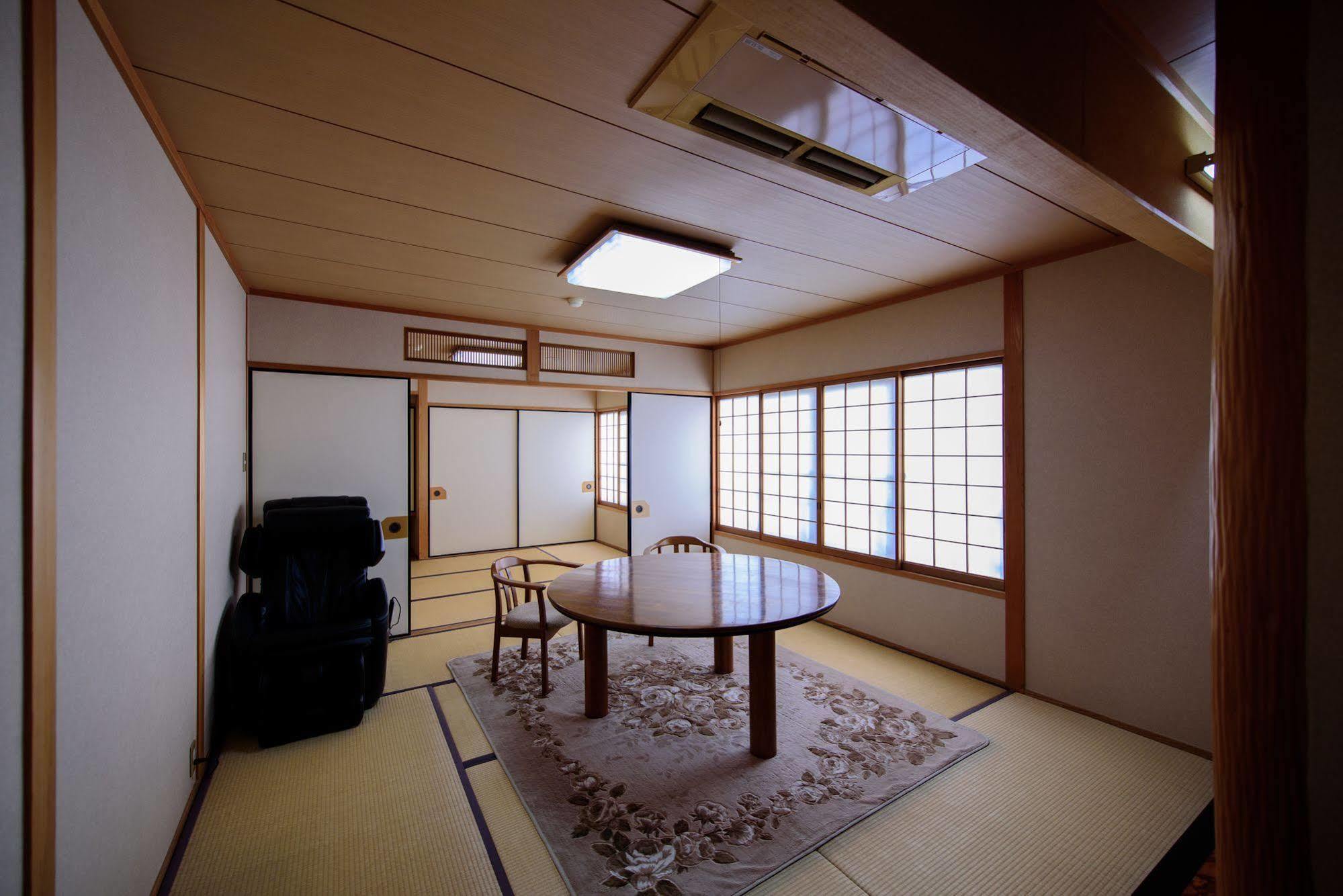 Yufuin Onsen Wafu Ryokan Tsuenosho Exterior foto