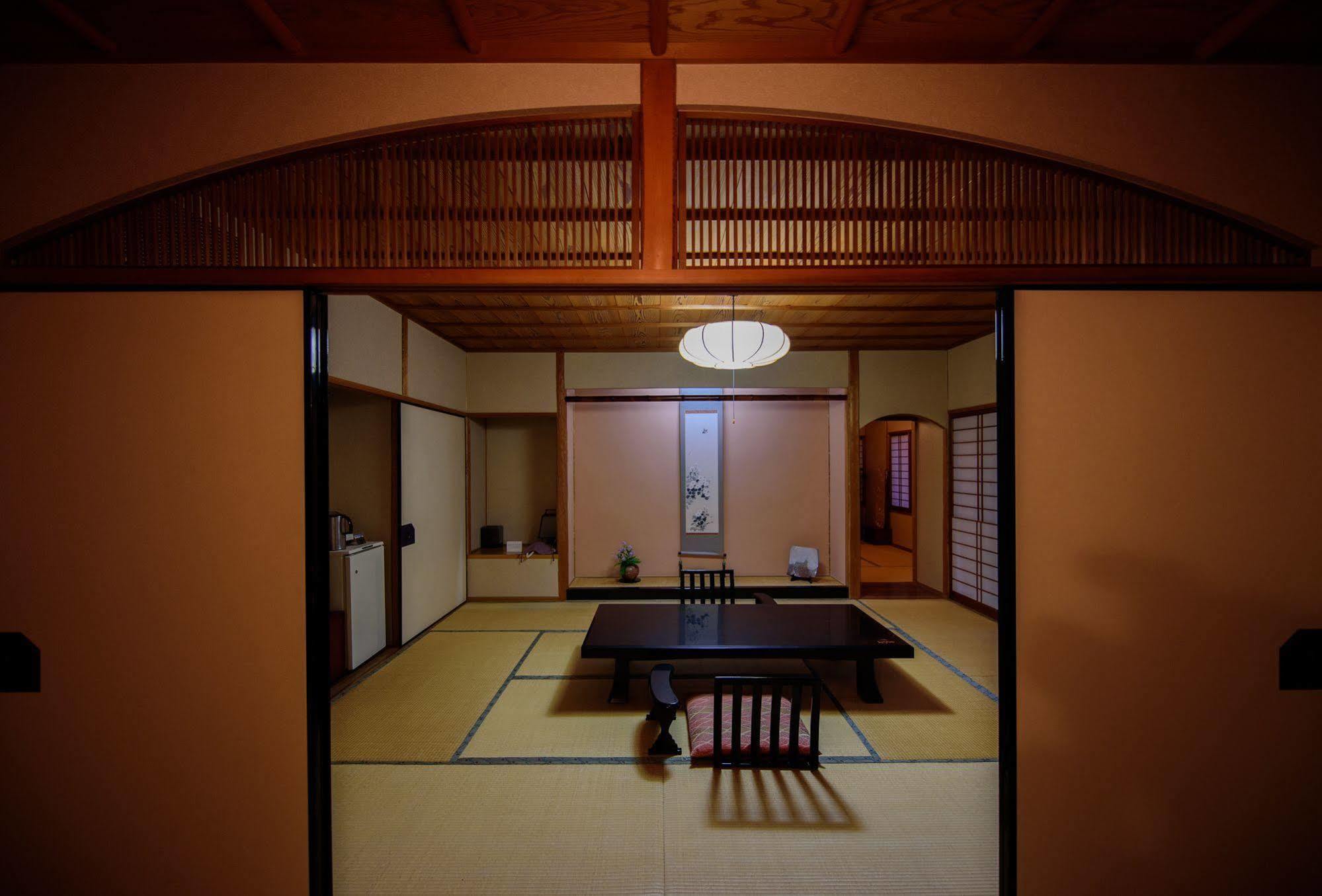 Yufuin Onsen Wafu Ryokan Tsuenosho Exterior foto