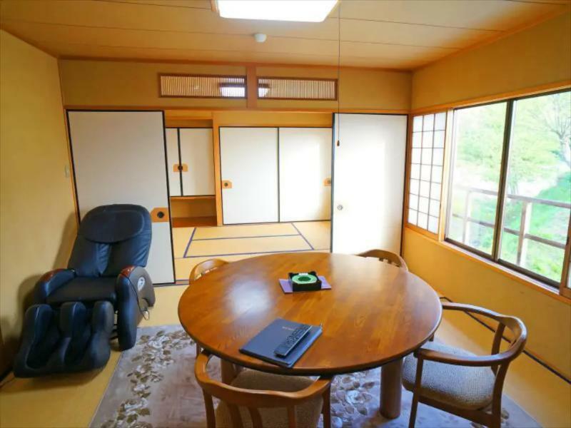 Yufuin Onsen Wafu Ryokan Tsuenosho Exterior foto
