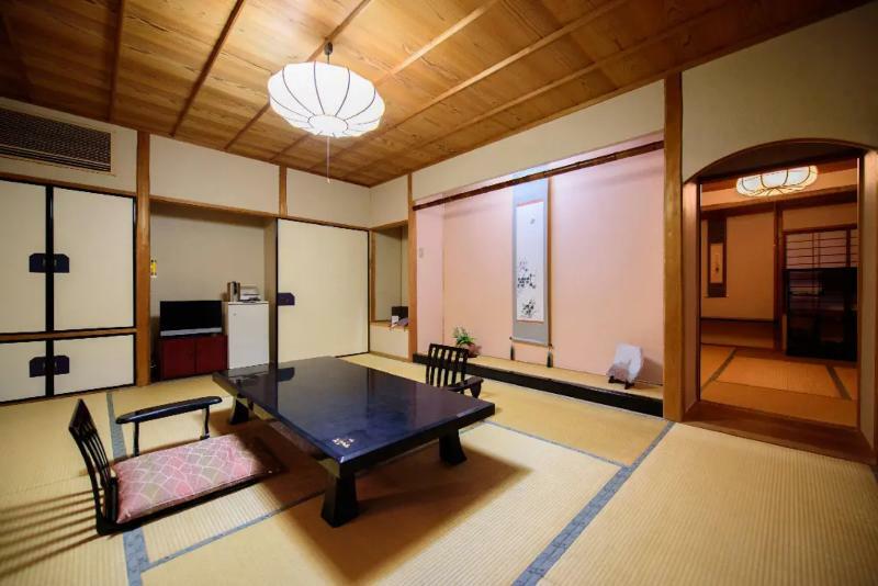 Yufuin Onsen Wafu Ryokan Tsuenosho Exterior foto